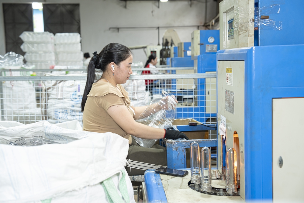 CÔNG TY CP SẢN XUẤT VÀ THƯƠNG MẠI NHỰA HOÀNG PHÁT